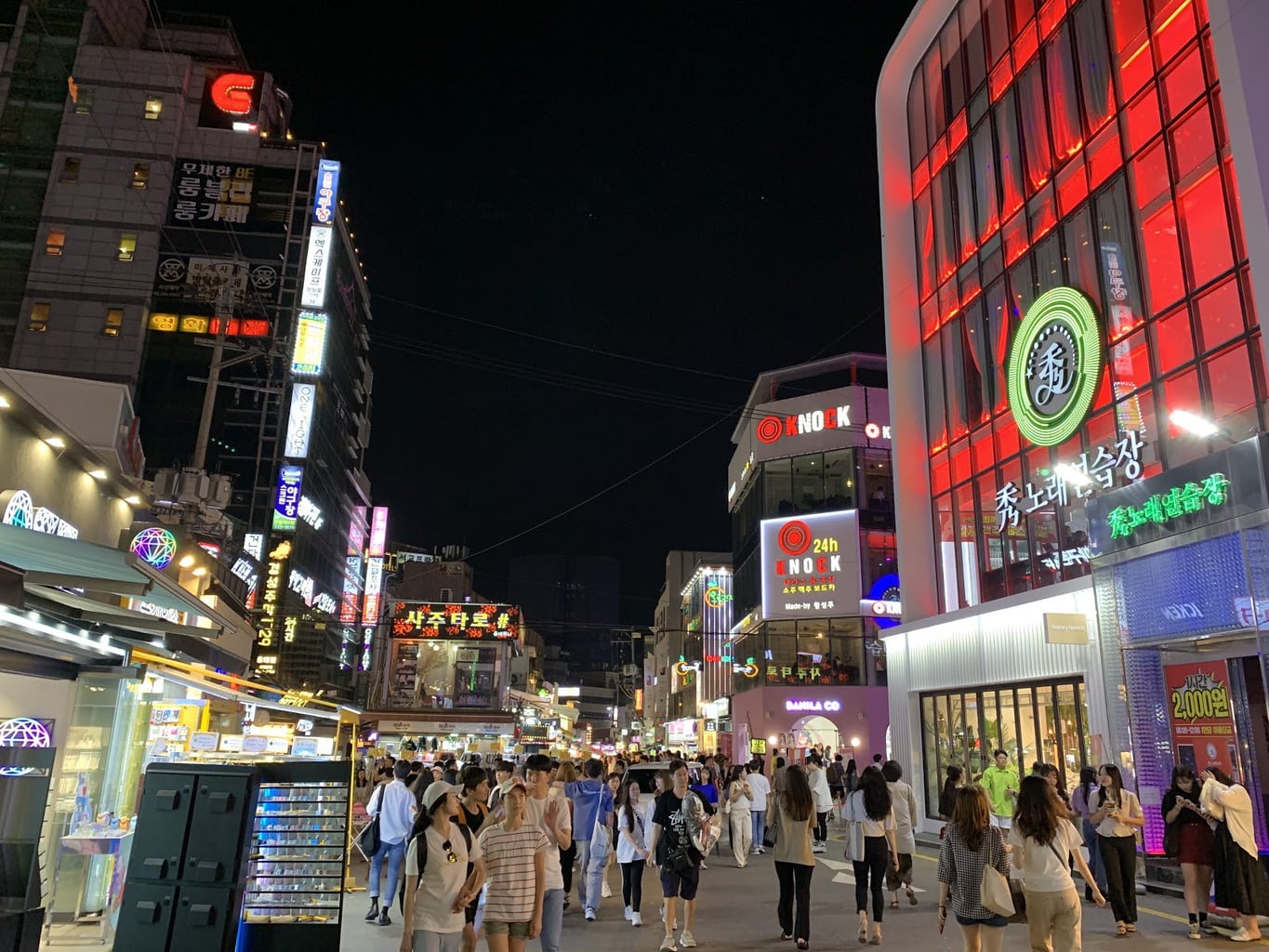 Fashion streets are a great place to shop in South Korea